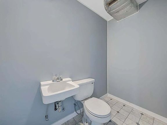1/2 bath