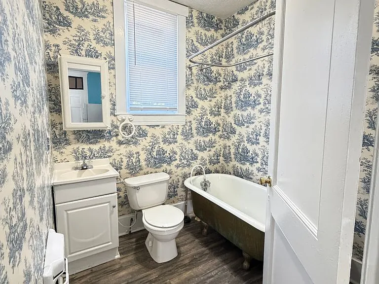 1841 Brownsboro Rd — Photo 5