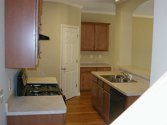 Kitchen with Breakfast Bar