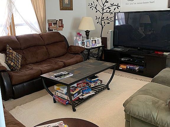 3rd image of 506 Silver Maples Dr