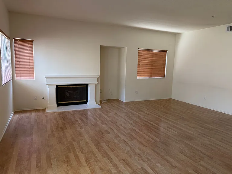 10471 Mammoth St — Photo 4