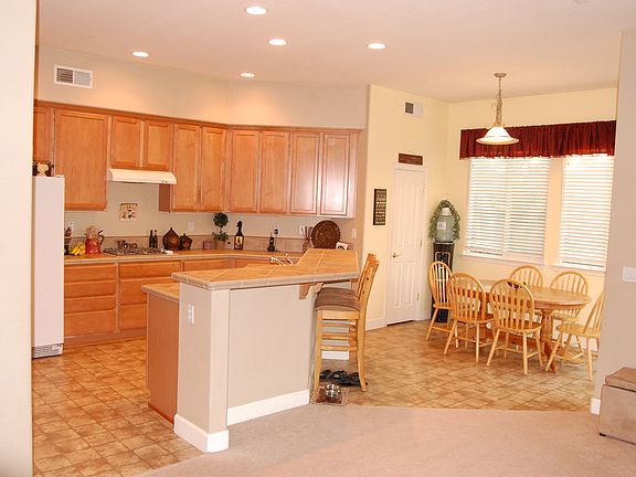 5th image of 6621 Laurel Crest Cir