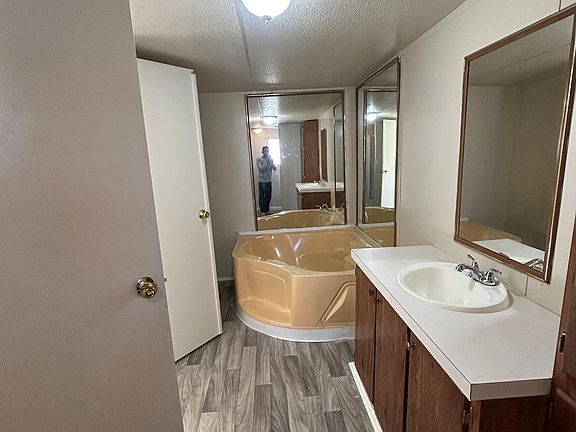 5th image of 517 N Stephen Dr #99