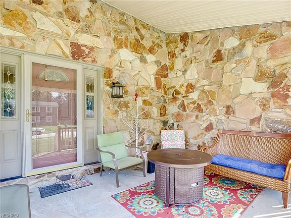 3rd image of 1441 Wimbledon Cir