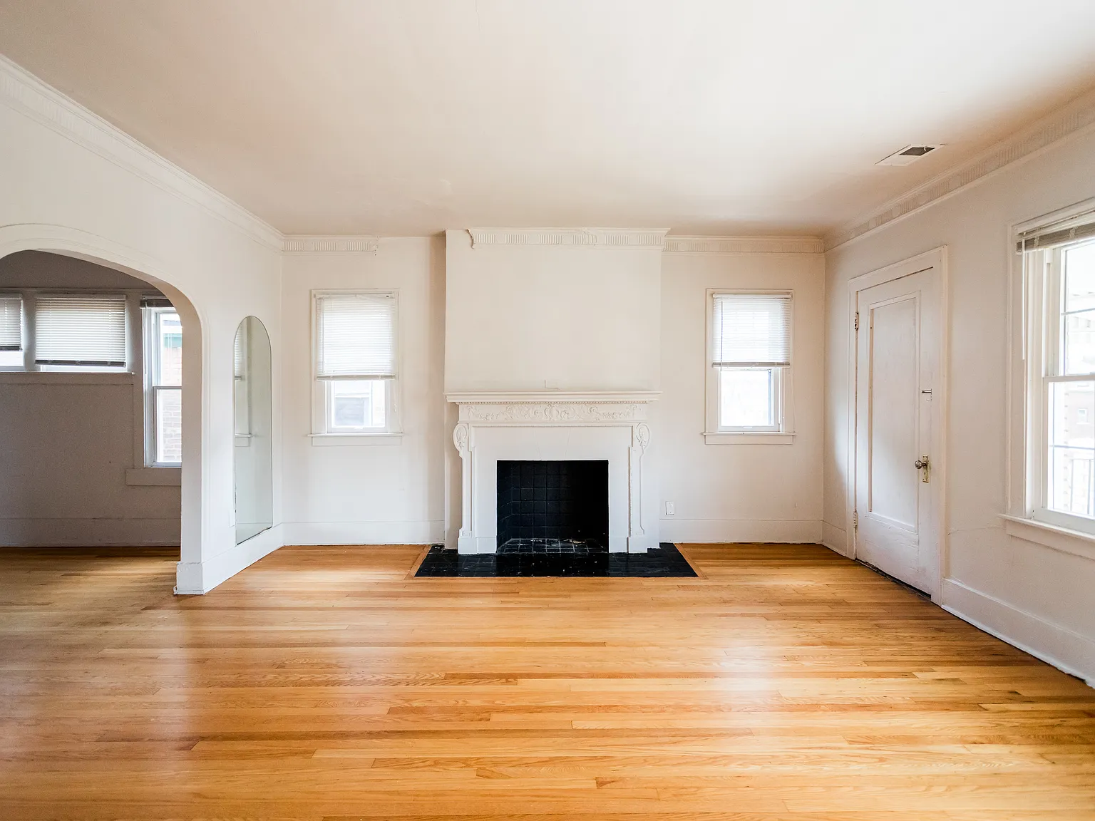 3 bed, $1,300 — Photo 1