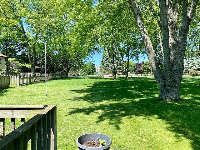 2nd image of 558 Parkside Ct