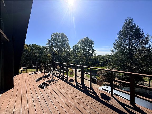 3rd image of 782 Sugar Run Rd