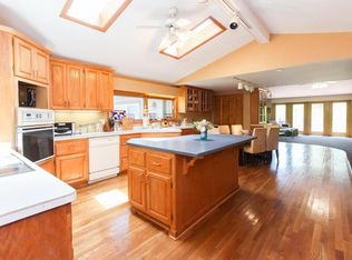 23810 Letchworth Rd, Beachwood, OH 44122