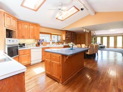 23810 Letchworth Rd, Beachwood, OH, 44122