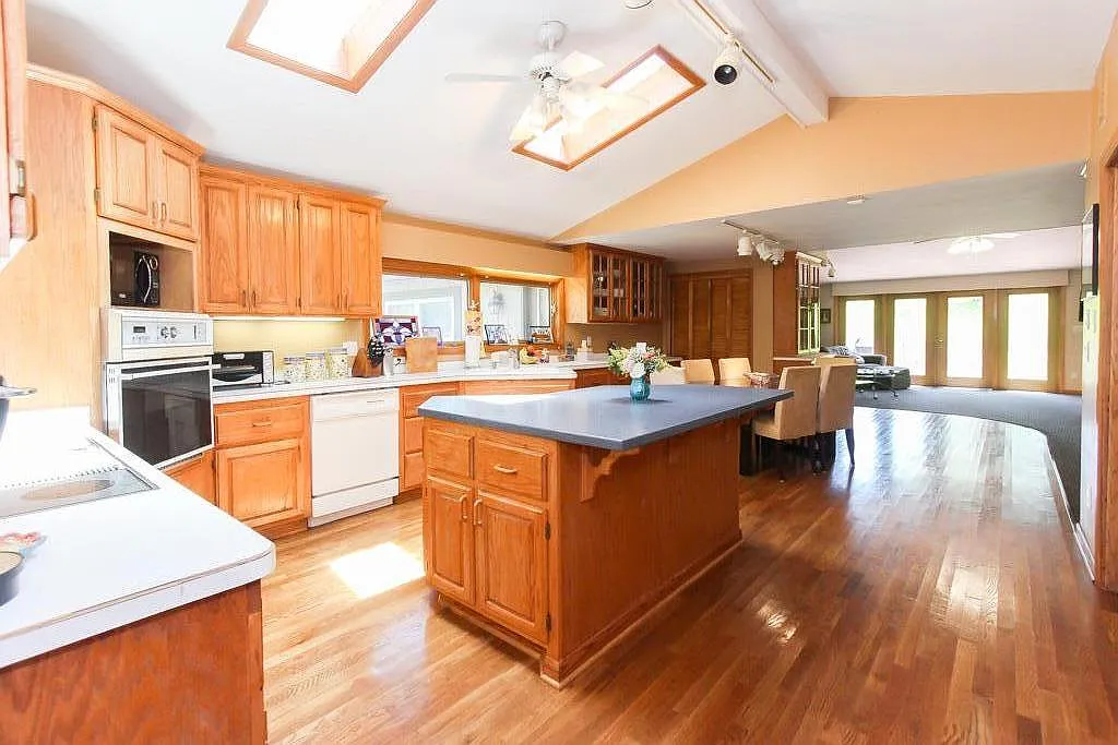 23810 Letchworth Rd photo 1