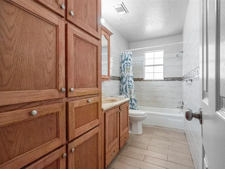 907 Northbend Dr — Photo 23