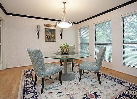 3rd image of 6629 Coolglen Dr