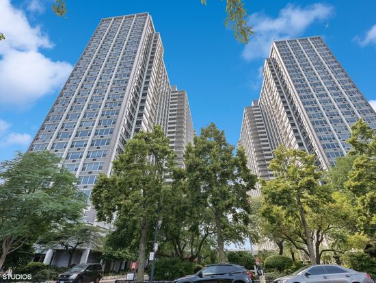 4250 N Marine Dr APT 429, Chicago, IL 60613