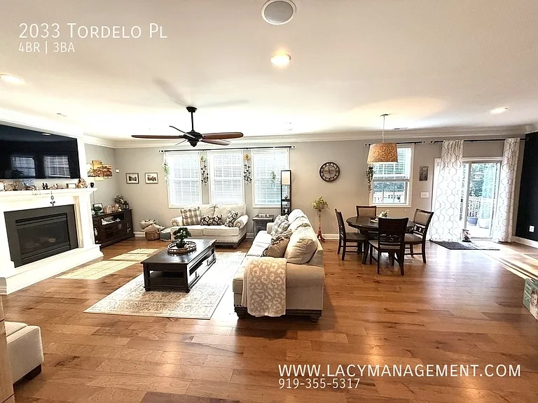 2033 Tordelo Pl — Photo 7