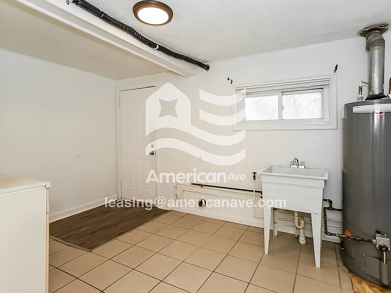 571796_012_laundry_room_8.jpg