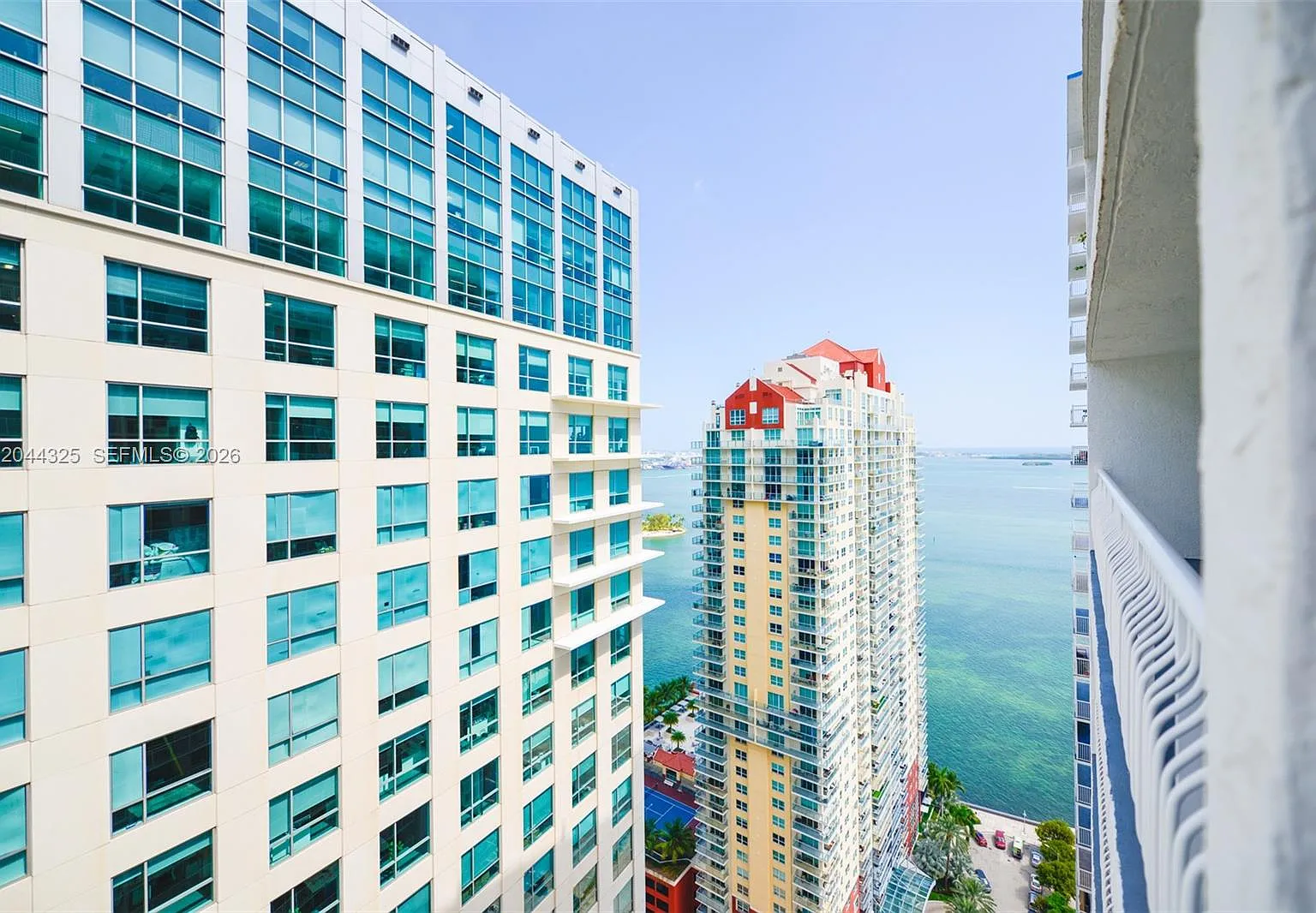 The Club At Brickell Bay — Photo 2