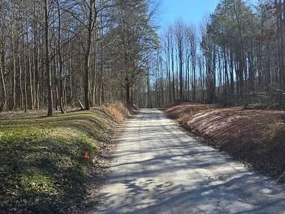 4th image of 390 Ebenezer Rd