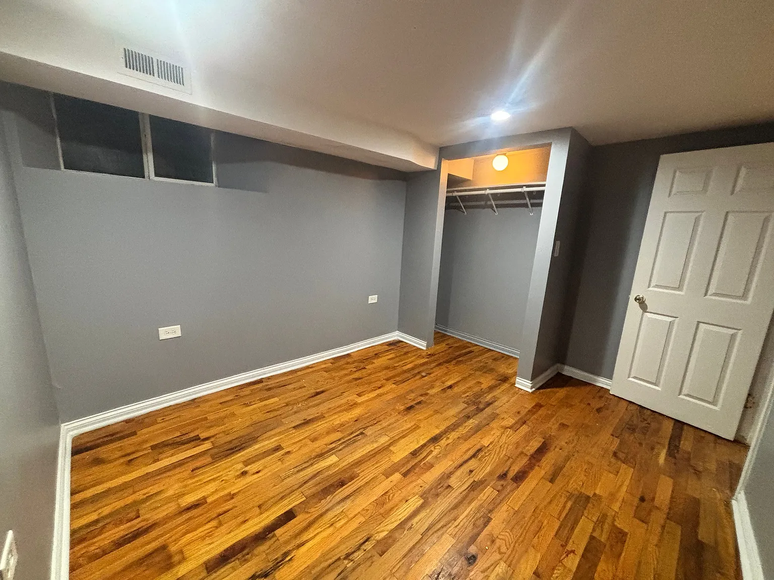 Legal 3 Bedroom, 1Bath basement /garden unit in the Hermosa Neighborhood. — Photo 4