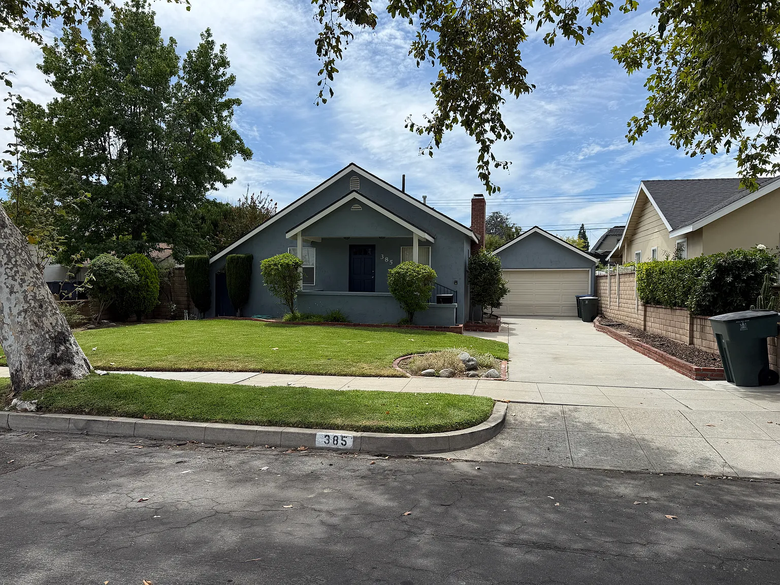 3 bed, 1355 sqft, $4,750 — Photo 2