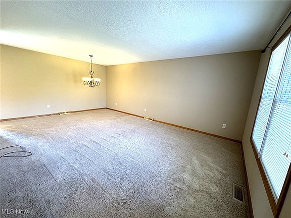 4th image of 211 Golf Dr