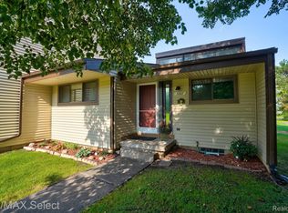 5207 Orchard Grove Dr, Flint, MI 48507