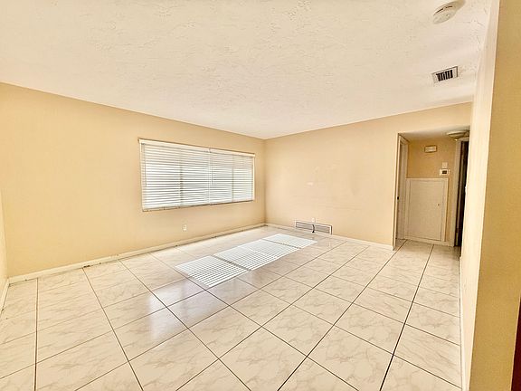 3rd image of 2671 Pinehurst Ave APT B