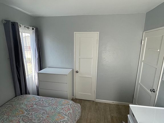 4th image of 1264 W Hill St