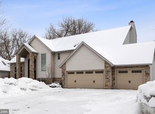 681 Brookside Ln, Mendota Heights, MN 55118