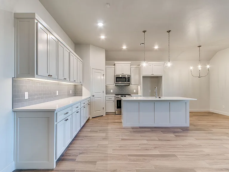 16025 Zamora Ln — Photo 26