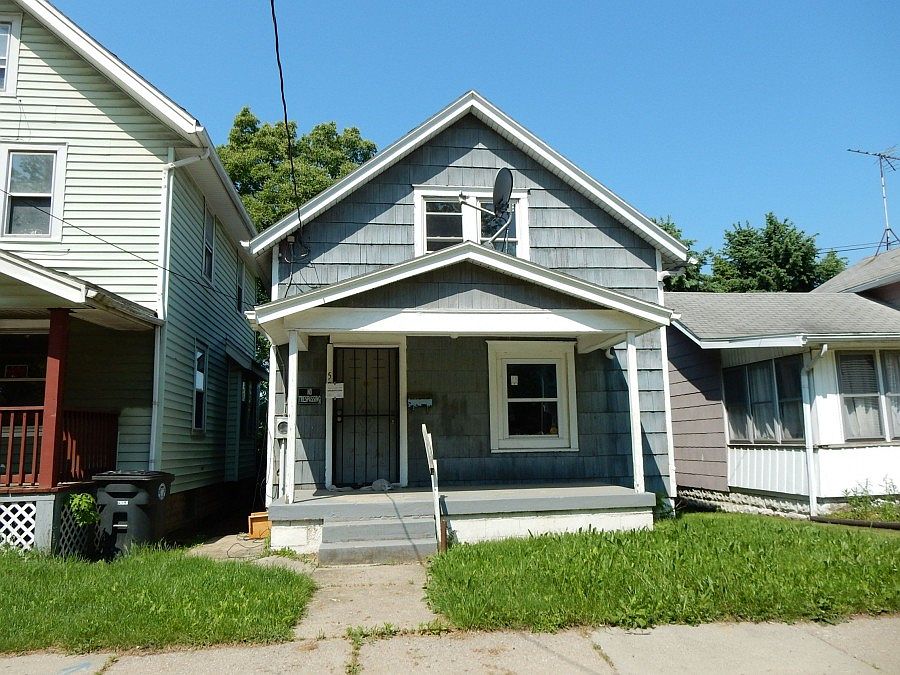 1st image of 584 Johnston Ct