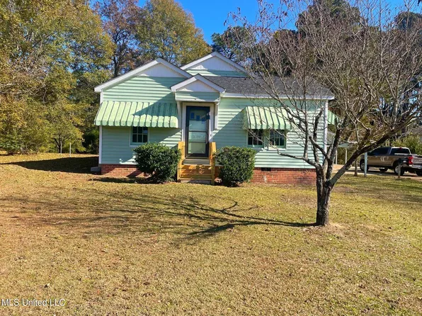 717 Pecan Ave, Philadelphia, MS 39350