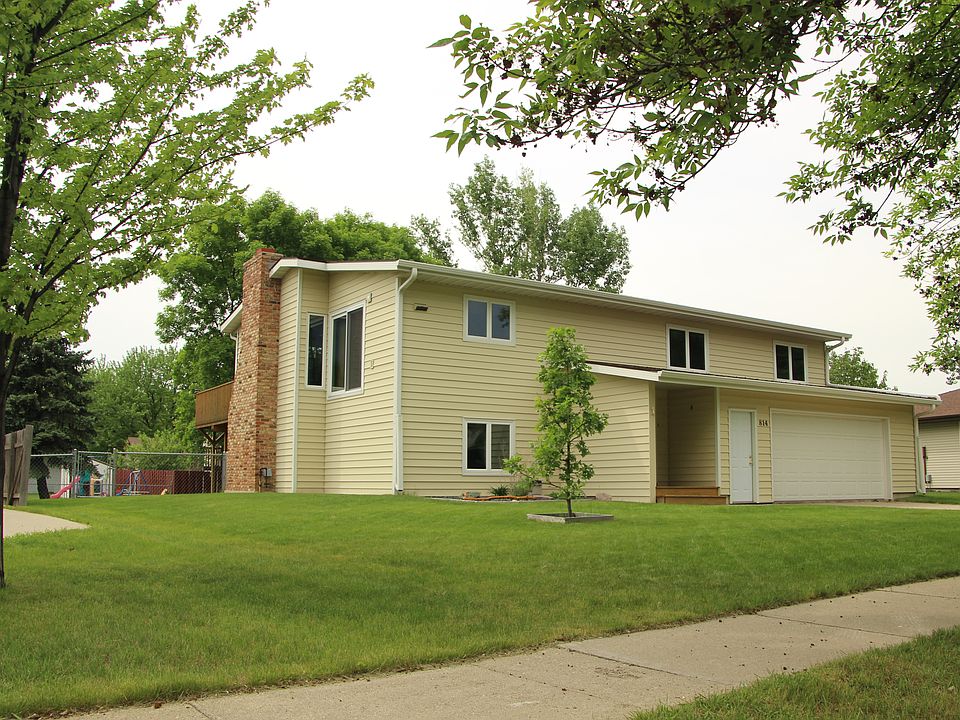 1st image of 814 Dolores Dr