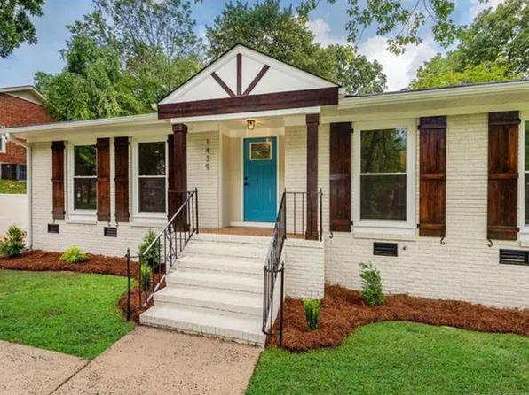 1439 Fox Run Dr, Charlotte, NC 28212