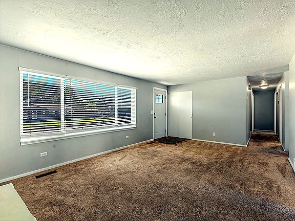 4th image of 396 W 1130 N