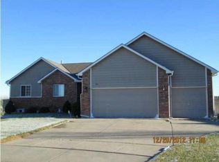810 S Blue Stem Pl, Haysville, KS 67060