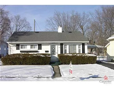 62 W South St photo 1