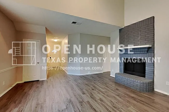 905 Freshwood Ct — Photo 4