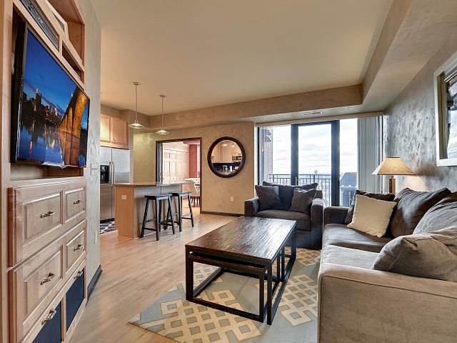 1st image of 500 Grant St E #1806