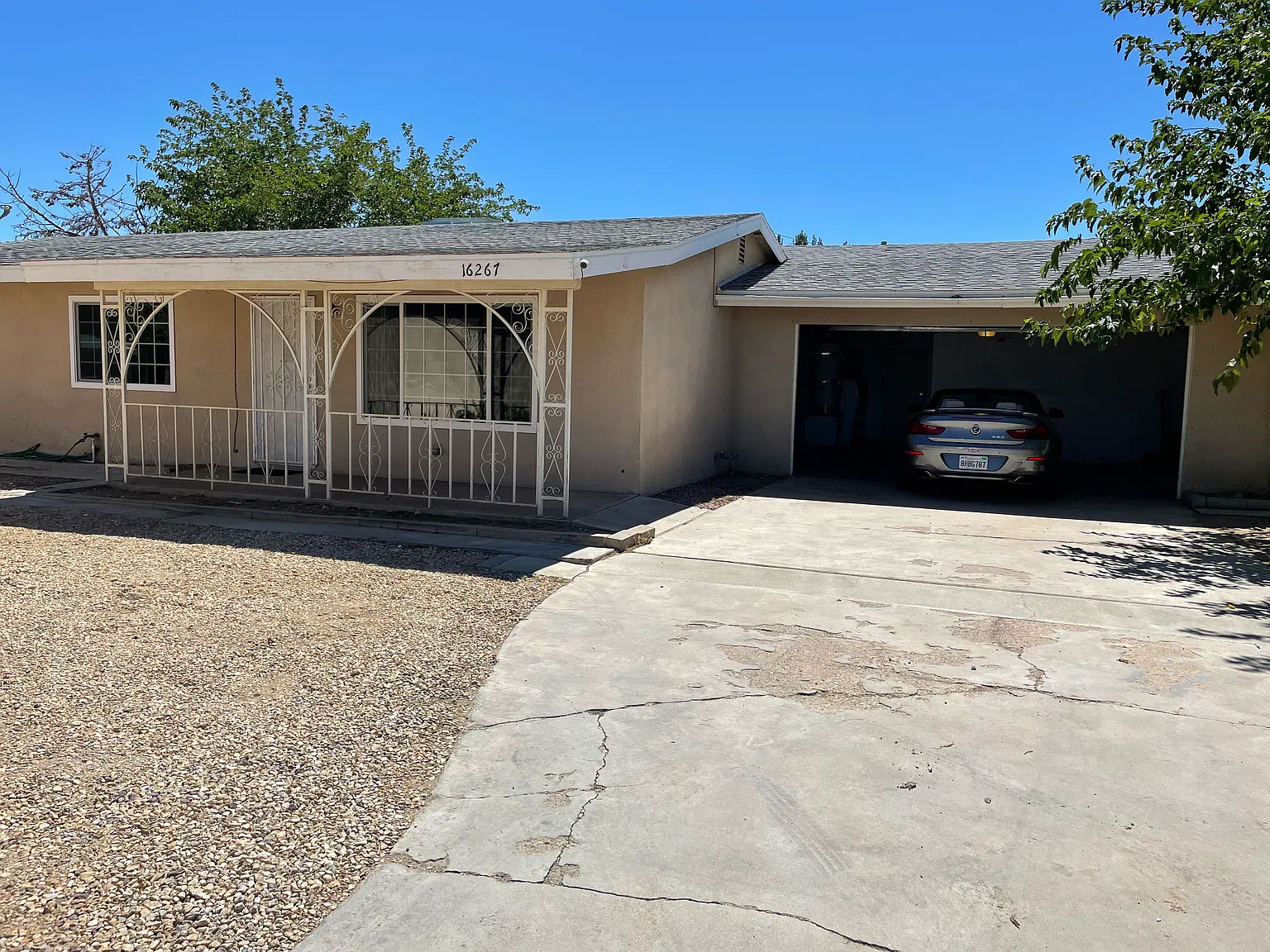 3 bed, 2100 sqft, $2,200 — Photo 2
