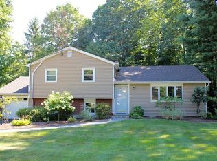 24 McQueen St, Katonah, NY 10536