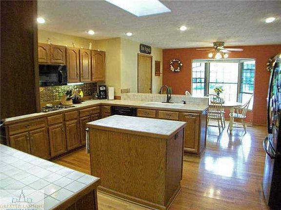 5th image of 1264 Burlington Dr