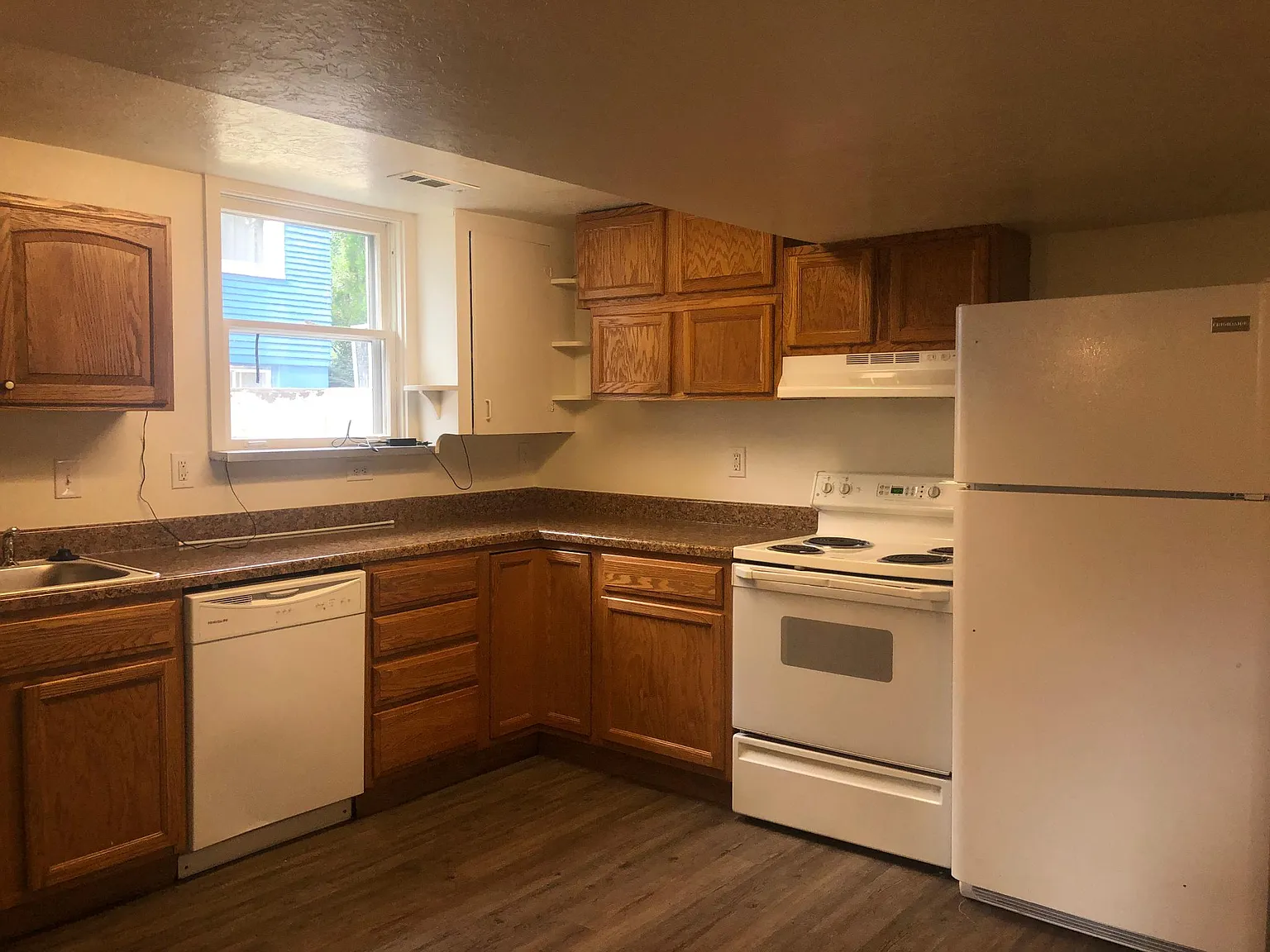 2 bed, 900 sqft, $1,100 — Photo 4