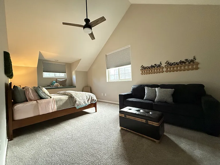 242 W Rosser St — Photo 47