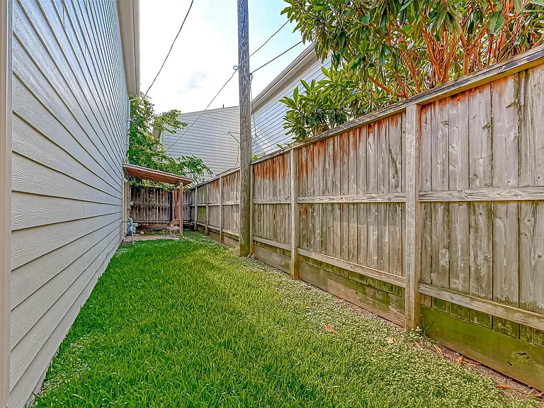 9701 Marlive Ln — Photo 22