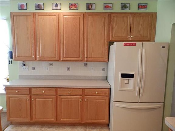 Plenty of Cabinet/Counter Space