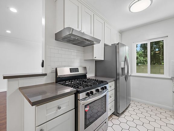 2nd image of 6645 Farmdale Ave #102A