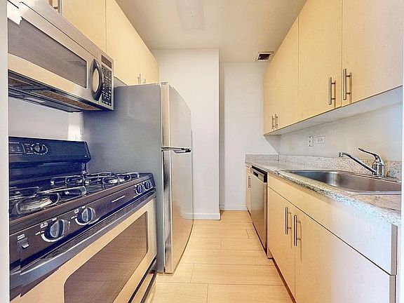 3rd image of 90 Washington St APT 2M