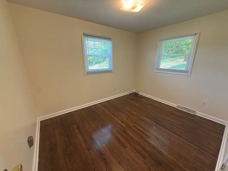 975 Depot St NE — Photo 17