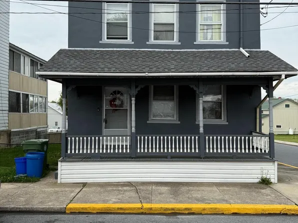 230 N Main St, Bernville, PA 19506