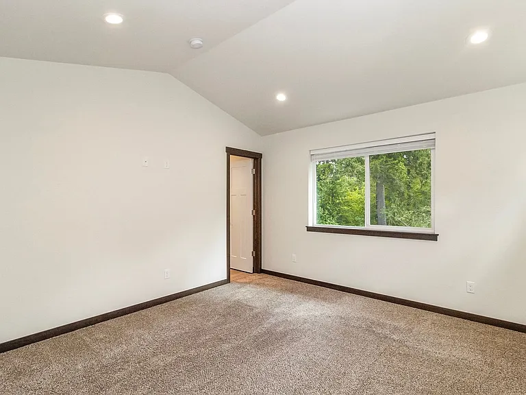 323 Penny Ave — Photo 17